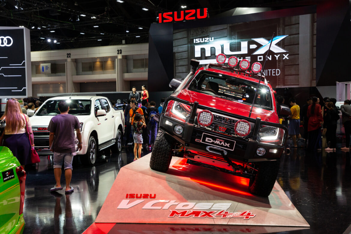 Thailand,-,April,,2019,:,Isuzu,V,Cross,D-max,4×4 Isuzu V-Cross