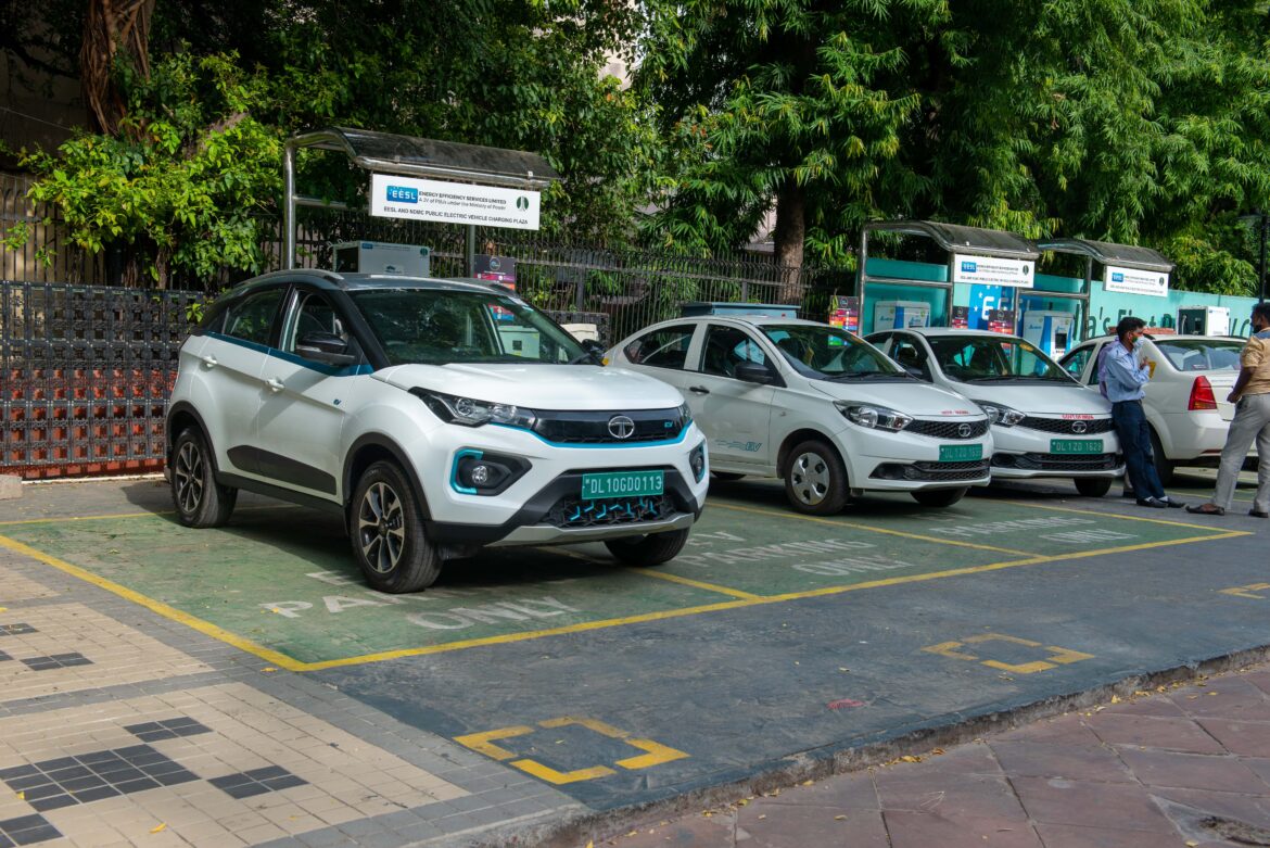 Indian electric cars 2024 tata punch.ev curvv.ev nexon.ev mahindra 3xo